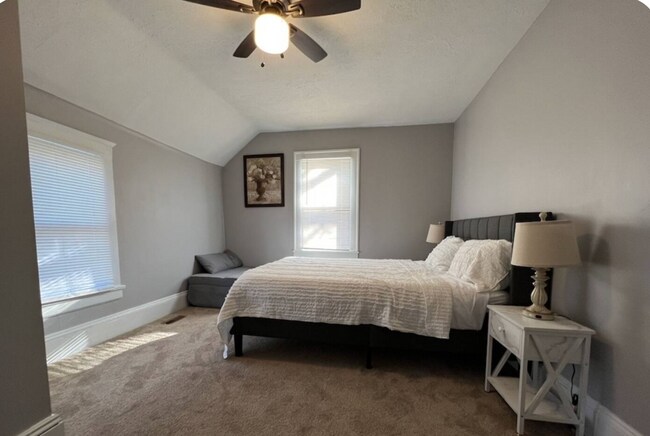 Foto del edificio - 3712 Hyde Ave