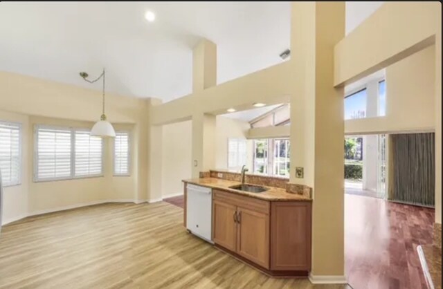 Foto del edificio - 384 Pindo Palm Dr