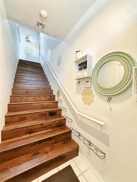 Building Photo - 6162 N Brookline Ave