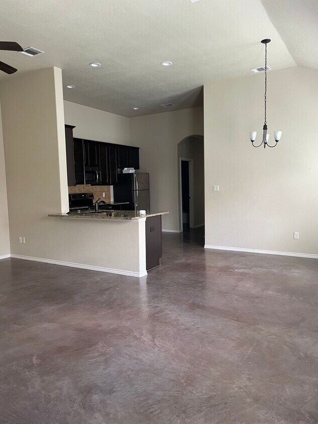 601 Jack Rabbit Ln Unit B, Buda, TX 78610 Apartments in Buda, TX