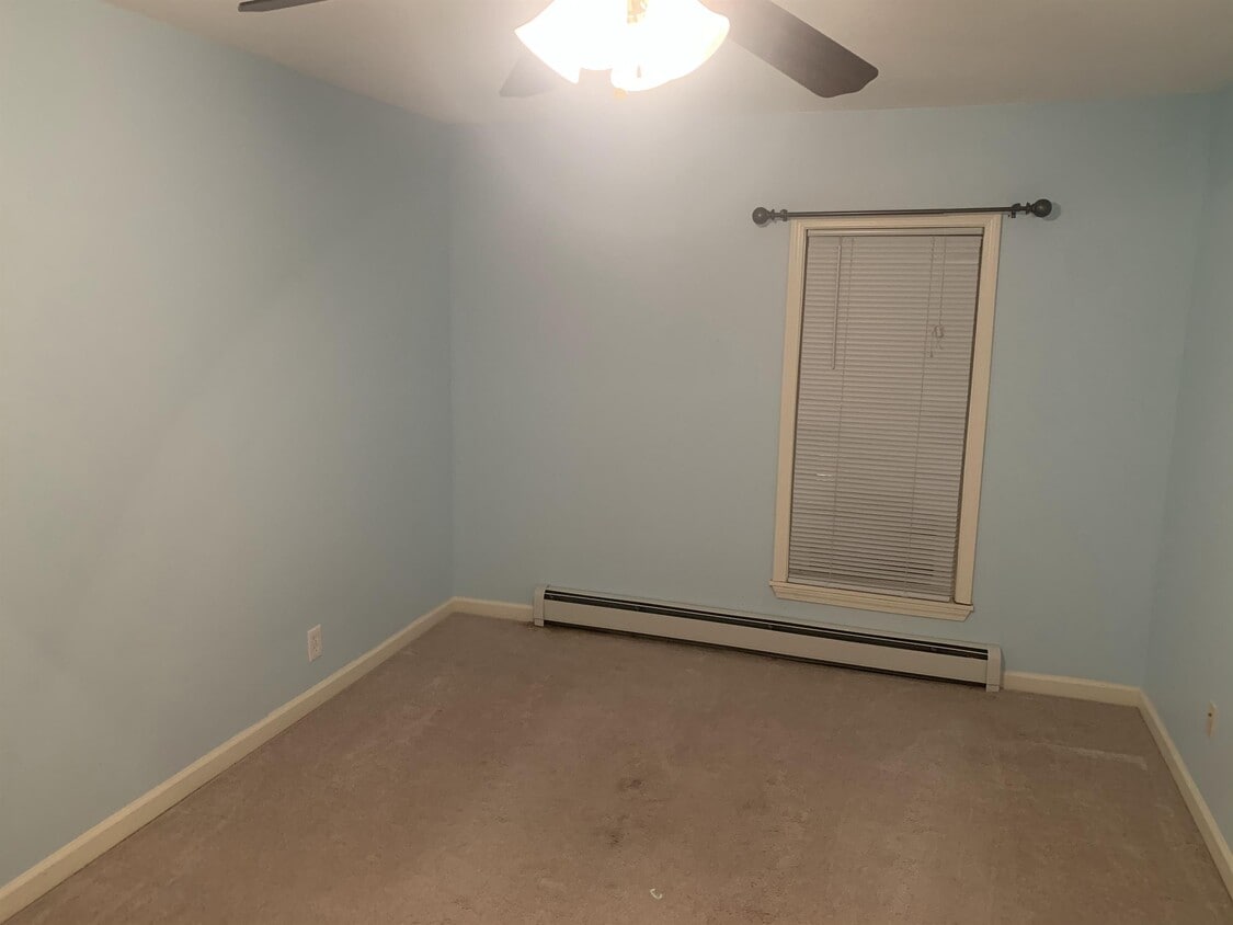 382 S Ellsworth Ave, Salem, OH 44460 House Rental in Salem, OH