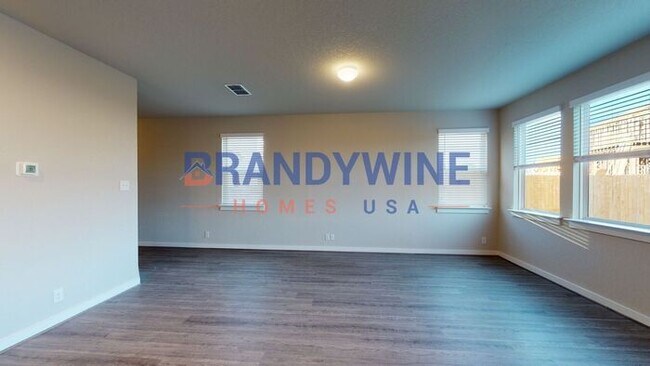 Foto del edificio - NEWER TOWNHOME