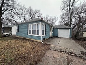 Building Photo - 1153 N Pershing St