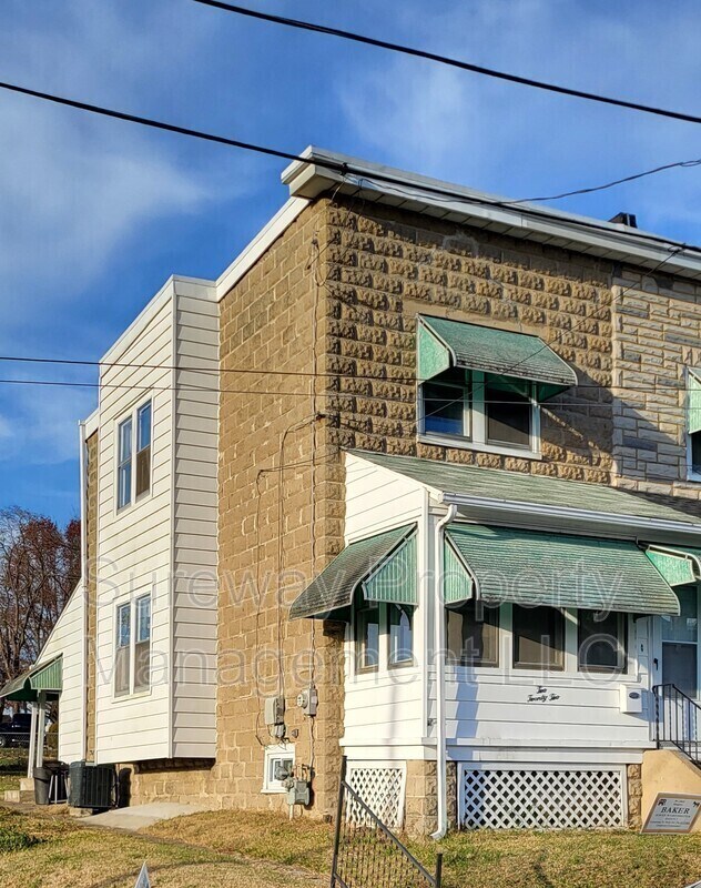 Building Photo - 222 Worrilow St
