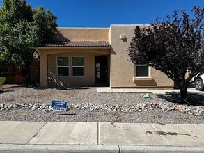Building Photo - 4512 Solecito Loop