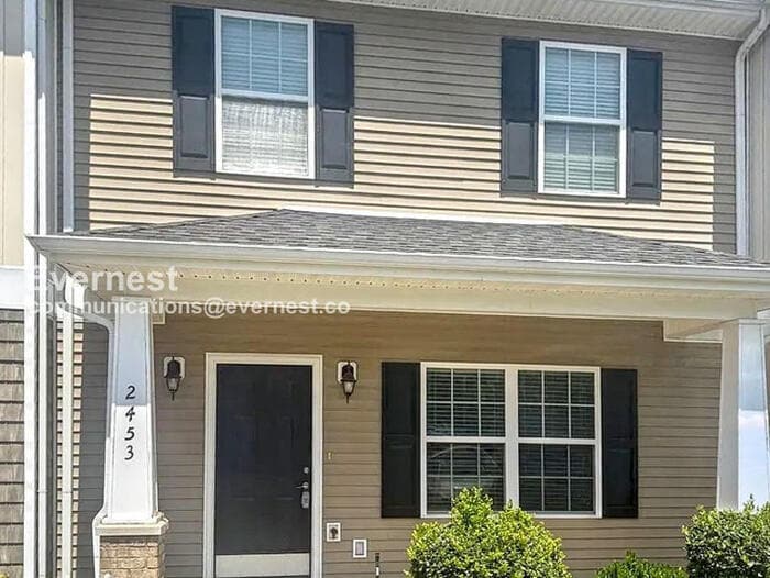 Foto principal - 2453 New Holland Cir