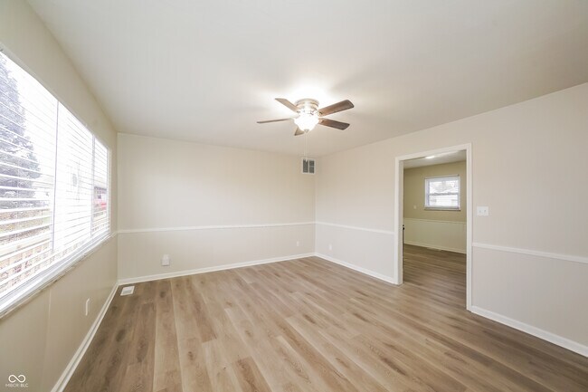 Foto del edificio - 7320 E Wiser Ave