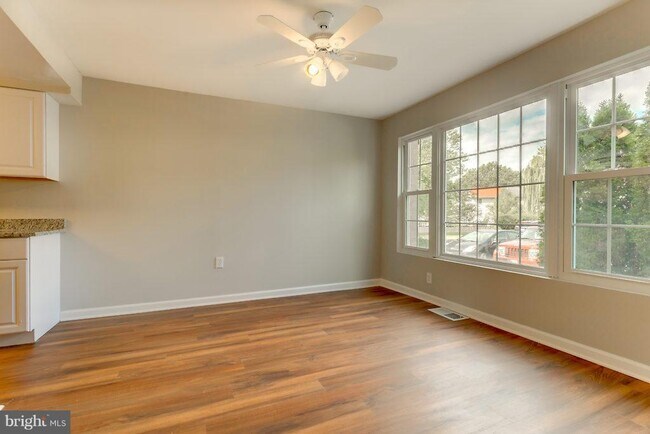 Building Photo - 6047 Bonnie Bern Ct