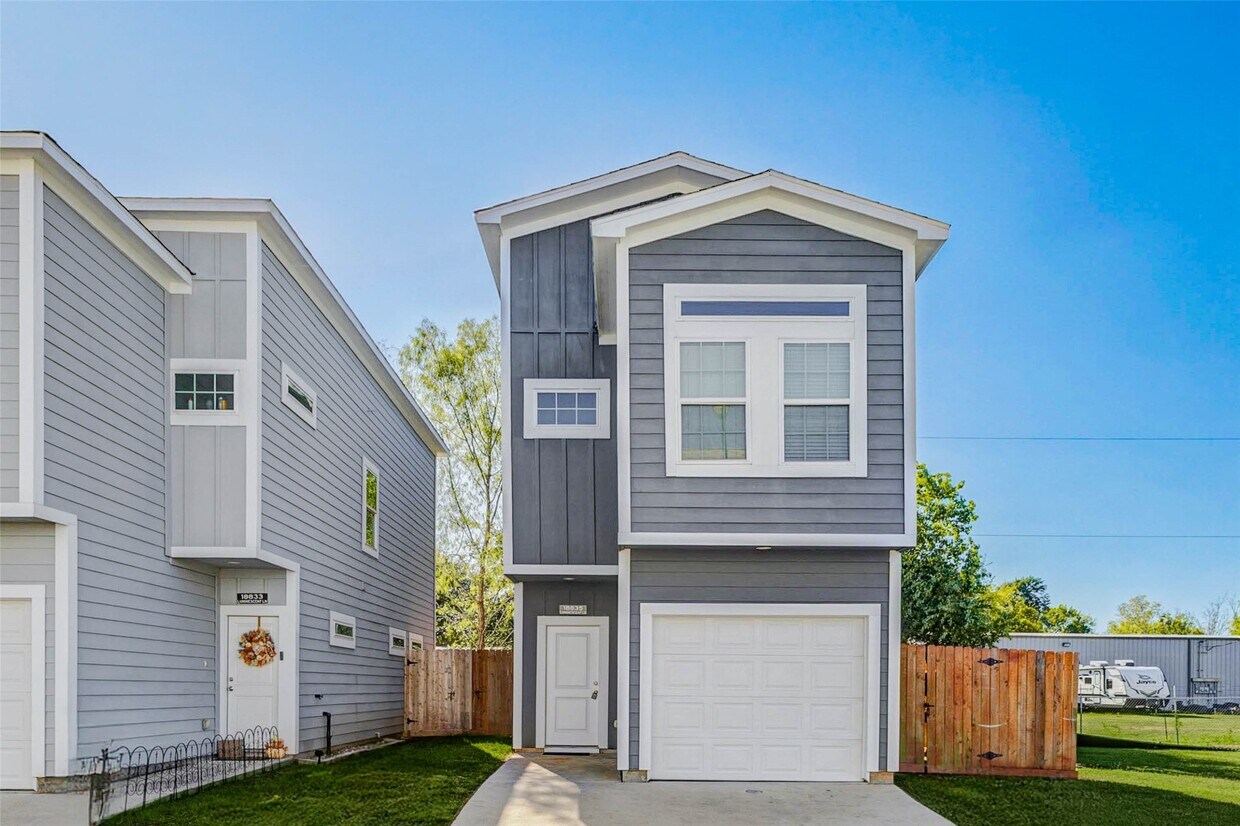 Foto principal - 18835 Luminescent Ln