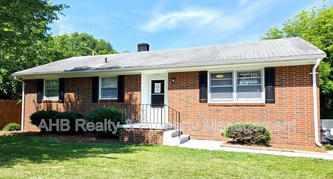 Building Photo - 317 Holt Ave