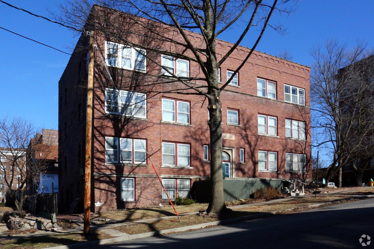 Foto del edificio - Pleasant Street Apartments
