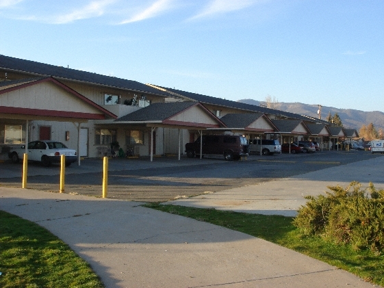 Primary Photo - Cedar Creek Apts.