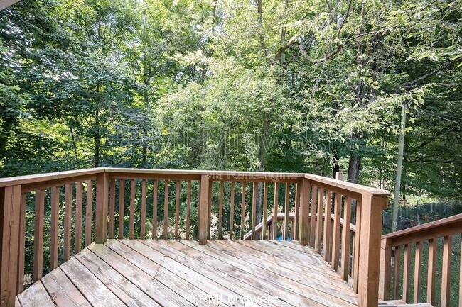 Foto del edificio - 395 E Main St