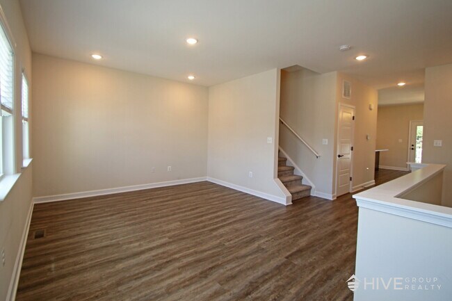 Foto del edificio - Beautiful End-Unit Townhouse with Pond Vie...