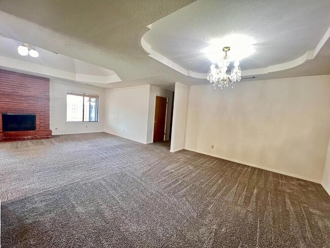 Building Photo - 4830 E Indianapolis Ave