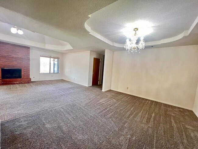 Foto del edificio - 4830 E Indianapolis Ave