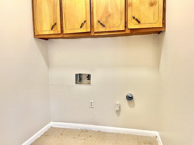 Building Photo - 11766 Willow Oak Ave