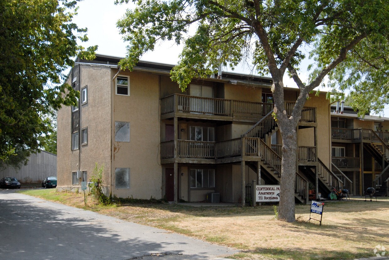 711 Rockledge Rd, Lawrence, KS 66049 Apartments in Lawrence, KS