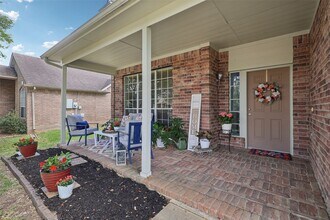 Building Photo - 8002 Cross Trail Dr