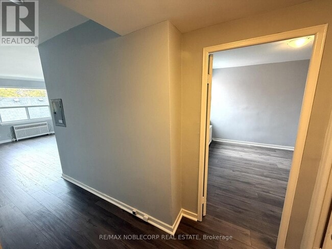 Building Photo - 1315 Bayview Ave