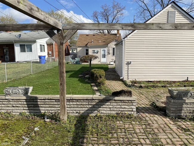 Building Photo - 2 br, 1 bath House - 13346 Toepfer Road