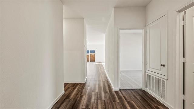 Foto del edificio - 8325 Hawkview Dr