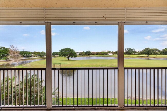 Foto del edificio - 3100 W Rolling Hills Cir
