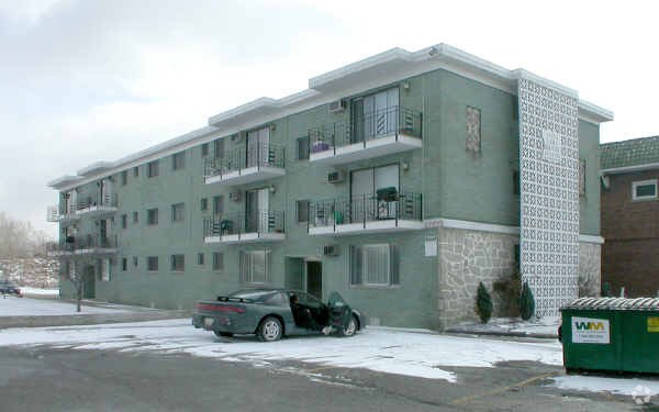 Foto principal - 17572 Lake Shore Blvd