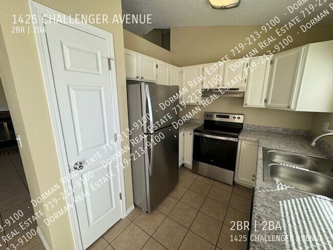 Building Photo - 1425 Challenger Ave