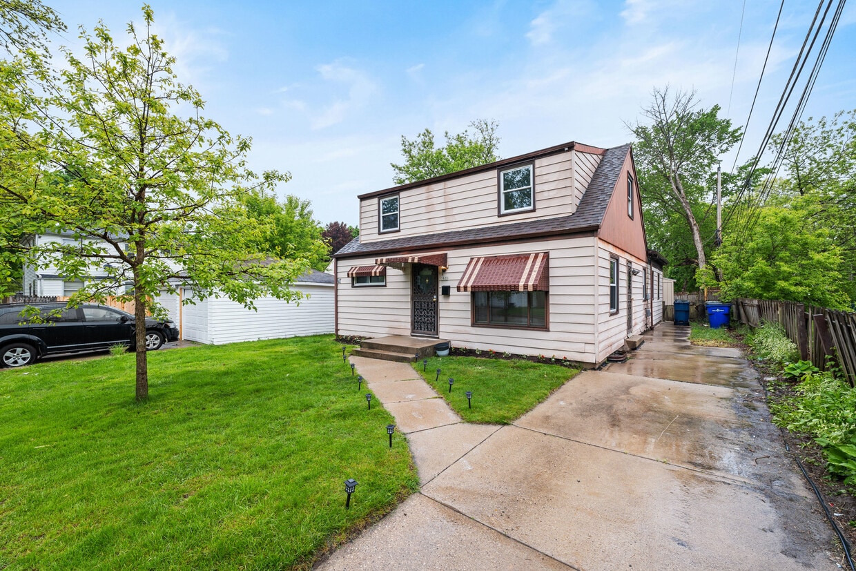 Primary Photo - 5820 N 29th St