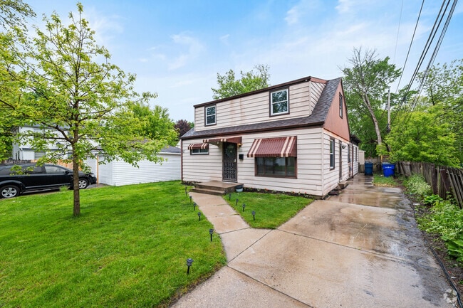 Building Photo - 5820 N 29th St