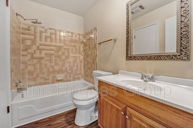 Foto del edificio - 155 Marilyn Dr