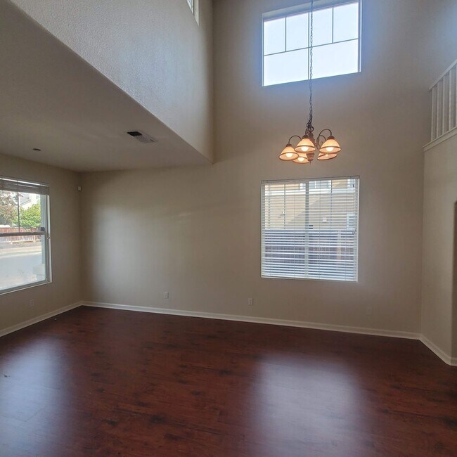 Beautiful Garin Ranch 4/2.5 Great House, House Rental in Brentwood, CA