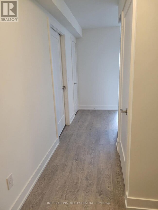 Building Photo - 5 Mabelle Ave