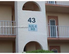 Foto del edificio - 8435 Sunrise Lakes Blvd