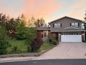 Building Photo - 5360 Kennedy Dr