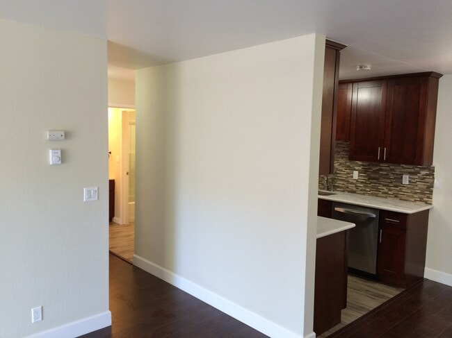 Building Photo - 1342 Palos Verdes Dr