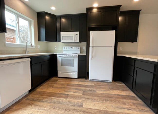 Beautiful New kitchen - 1005 Prospect St