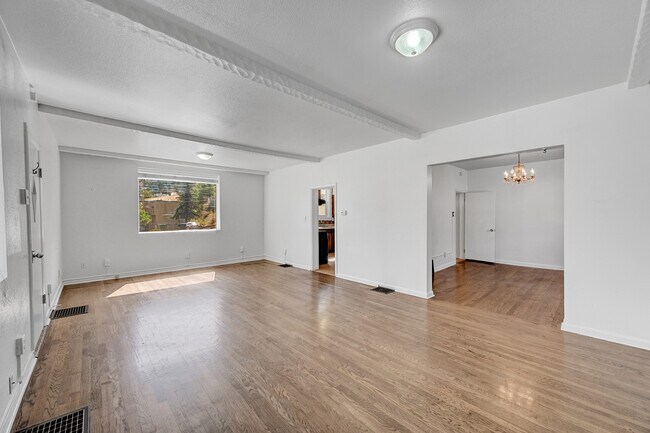 Building Photo - 2253 Miner St