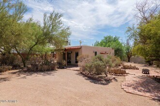 Building Photo - 5702 E Camelback Rd