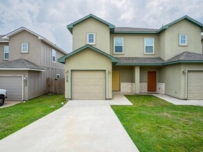 Building Photo - 221 Peruna Dr