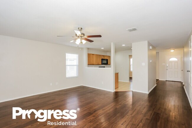 Foto del edificio - 9108 Penny Ln