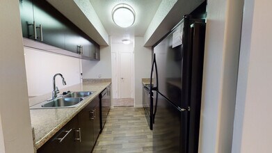 Interior Photo - Brookridge