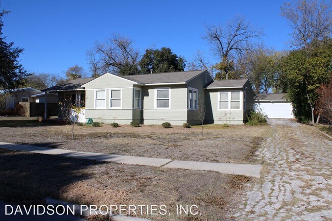 Foto del edificio - 3 br, 1.5 bath House - 309 Sutton Dr
