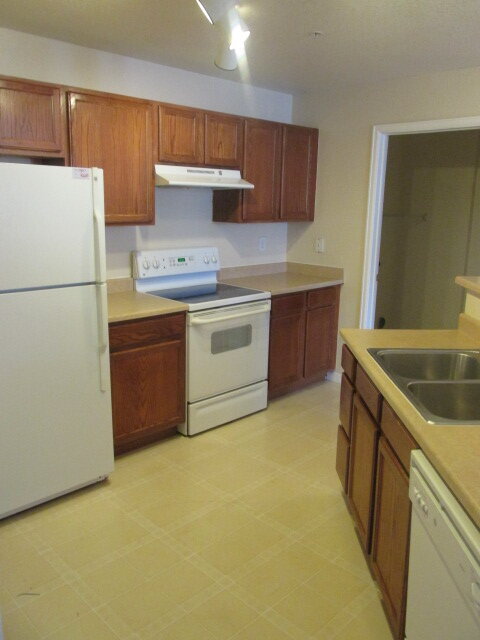 Foto del edificio - NEW CARPET NEW PAINT!! Clean and Bright 2BR 2BTH Condo Close To DIA. Gated Community in First Cre...