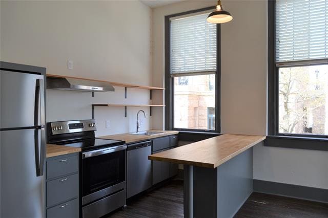 Building Photo - 5 W Houston St