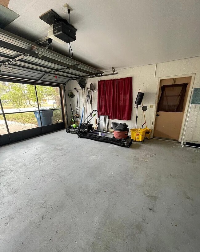 Building Photo - 8786 Heather Blvd