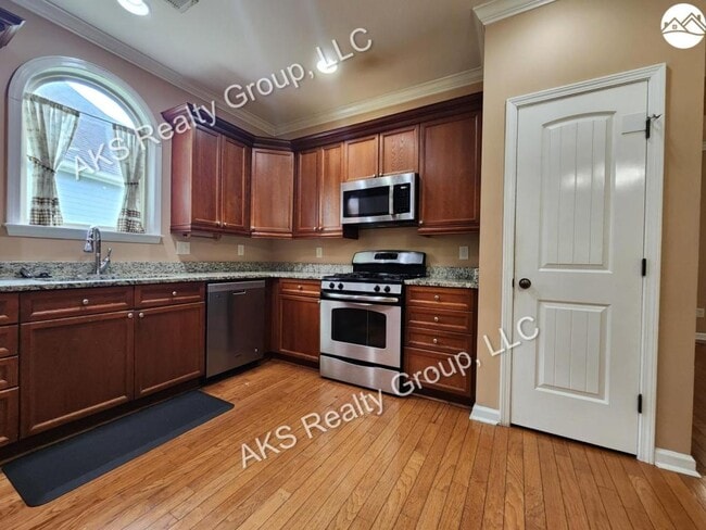 Building Photo - 5020 Melrose Way