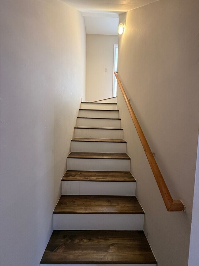 Building Photo - 100/102 Citation Ct