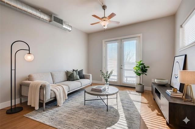 Foto del edificio - 928 Travis Ave